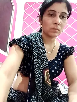 Snapshot of Hot_ree85 chatting on 02/18/26, 09:05 Hot ree85 online show from 02/18/26, 09:05