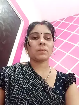 Snapshot of Hot_ree85 chatting on 02/25/26, 05:22 Hot ree85 online show from 02/25/26, 05:22