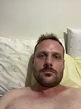 Snapshot of catarinenseputo chatting on 02/26/26, 02:27 catarinenseputo online show from 02/26/26, 02:27