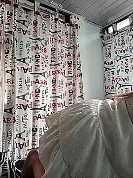 natalliecoopers online show from 04/23/26, 07:16