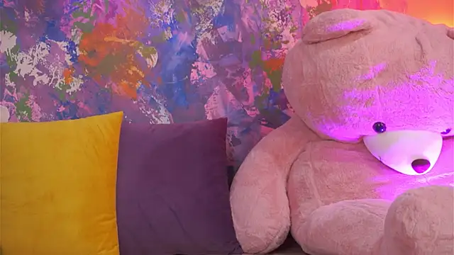 Ava Solis online show from 04/18/26, 10:10