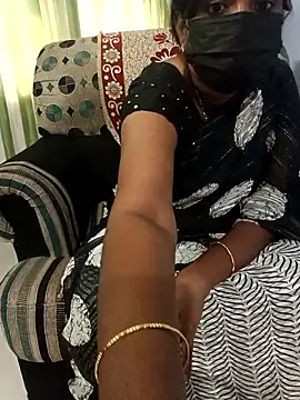 Snapshot of Tinarosy13 chatting on 02/21/26, 08:59 Tinarosy13 online show from 02/21/26, 08:59