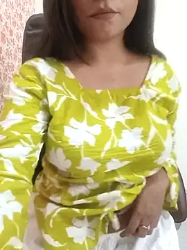 Hot Twinkle online show from 04/02/26, 08:45