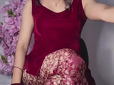 Snapshot of Yasminrosa chatting on 02/21/26, 12:33 Yasminrosa online show from 02/21/26, 12:33