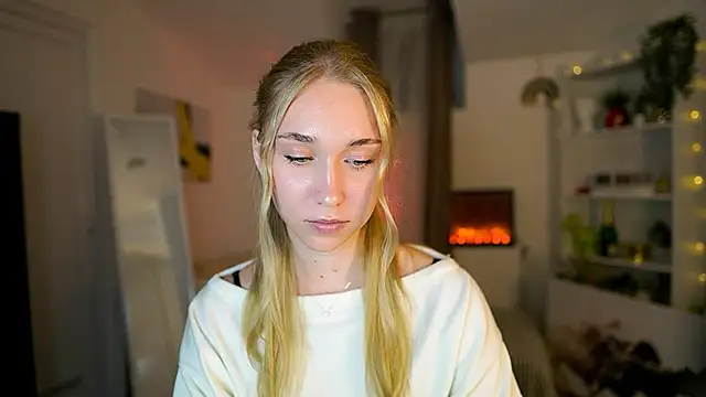 MilaBunny2000 online show from 01/08/26, 11:45