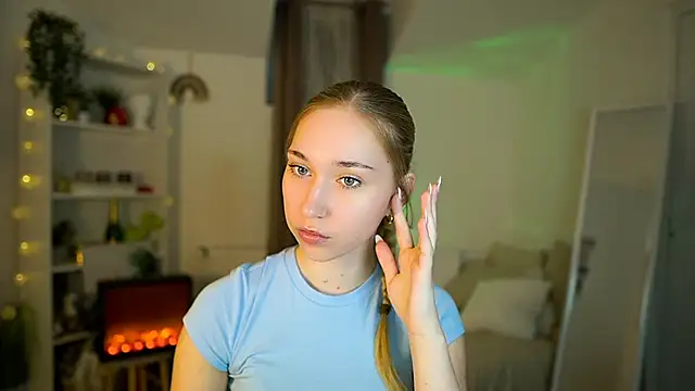 MilaBunny2000 online show from 02/27/26, 09:42