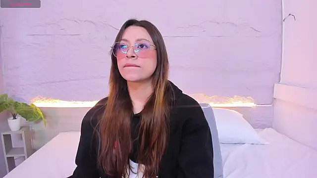 lanna 18  online show from 01/15/26, 11:48