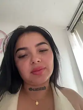 Snapshot of Mia__Bloom chatting on 03/03/26, 01:17 Mia Bloom online show from 03/03/26, 01:17