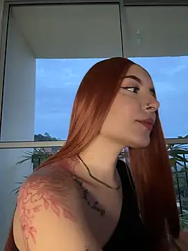 alesziarose  online show from 02/15/26, 11:23