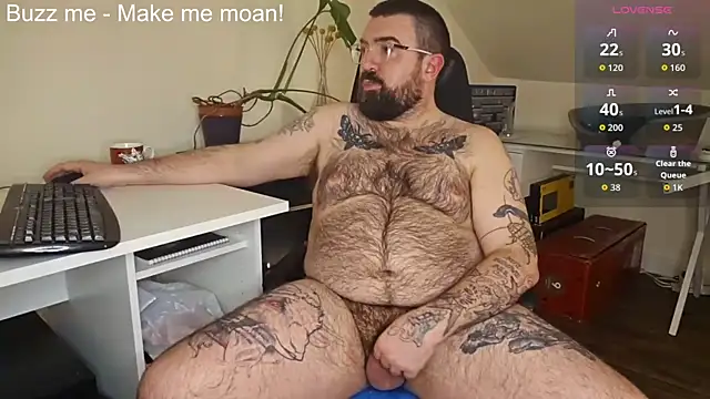 Snapshot of chriscubxxx chatting on 02/17/26, 07:09 chriscubxxx online show from 02/17/26, 07:09