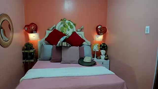 Dalila Najjar  online show from 07/25/26, 02:47