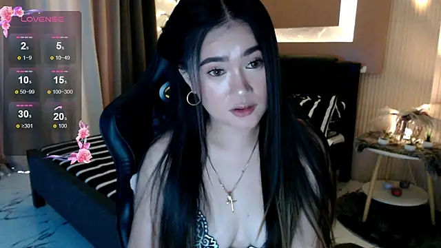 Snapshot of simplykhate chatting on 06/04/26, 02:50 simplykhate online show from 06/04/26, 02:50