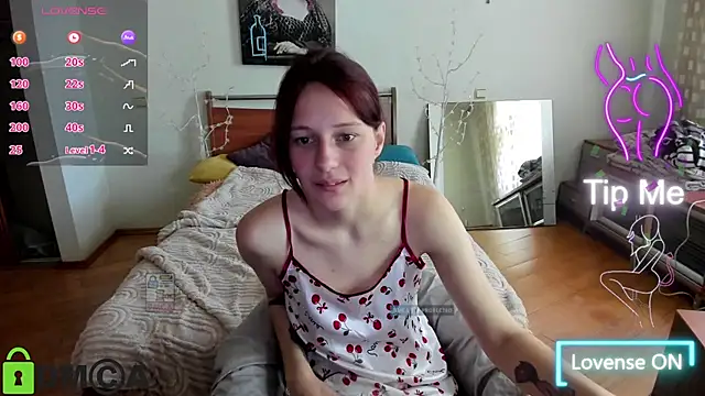 Snapshot of Lily_Viola chatting on 05/06/26, 07:35 Lily Viola online show from 05/06/26, 07:35