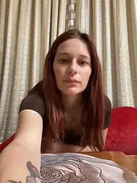 Snapshot of Lily_Viola chatting on 06/05/26, 06:52 Lily Viola online show from 06/05/26, 06:52