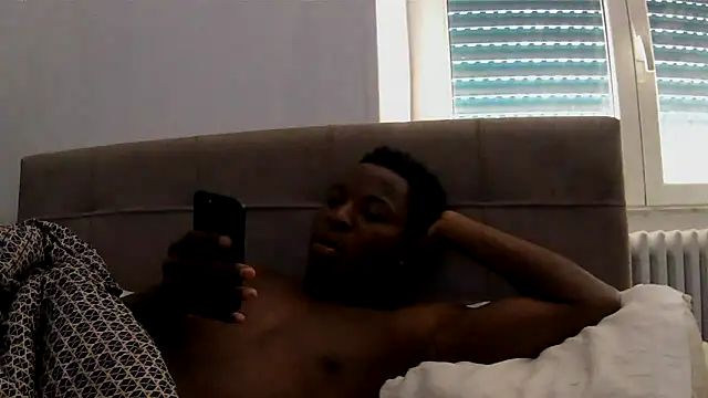 Snapshot of Bigchocco chatting on 05/16/26, 11:42 Bigchocco online show from 05/16/26, 11:42