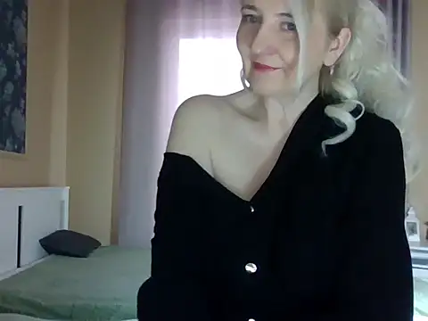 Snapshot of MELISSALive chatting on 02/11/26, 09:47 MELISSALive online show from 02/11/26, 09:47