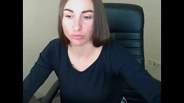 Snapshot of cammila_horn chatting on 01/12/26, 01:38 cammila horn online show from 01/12/26, 01:38