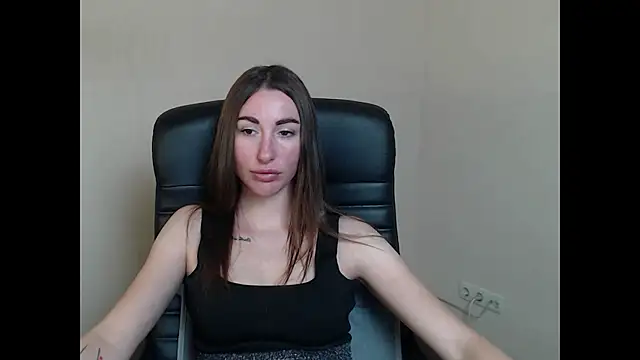 Snapshot of cammila_horn chatting on 01/14/26, 06:24 cammila horn online show from 01/14/26, 06:24