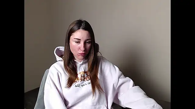 Snapshot of cammila_horn chatting on 02/03/26, 06:11 cammila horn online show from 02/03/26, 06:11