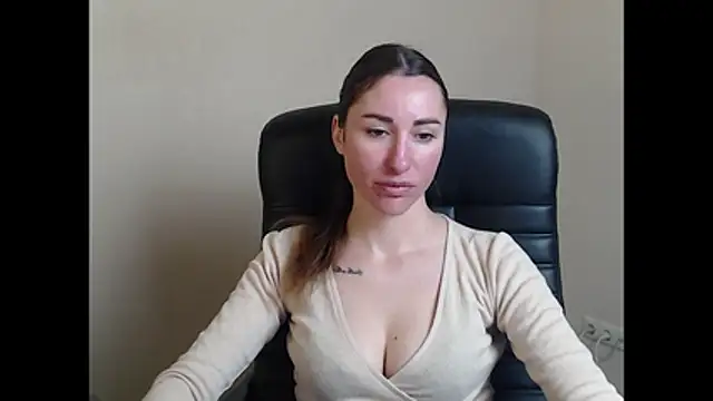 Snapshot of cammila_horn chatting on 02/04/26, 06:41 cammila horn online show from 02/04/26, 06:41