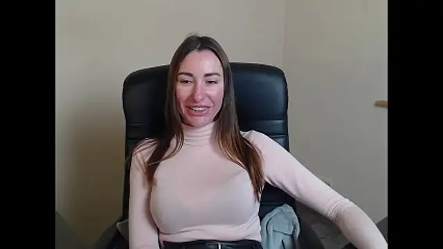 Snapshot of cammila_horn chatting on 02/10/26, 06:28 cammila horn online show from 02/10/26, 06:28