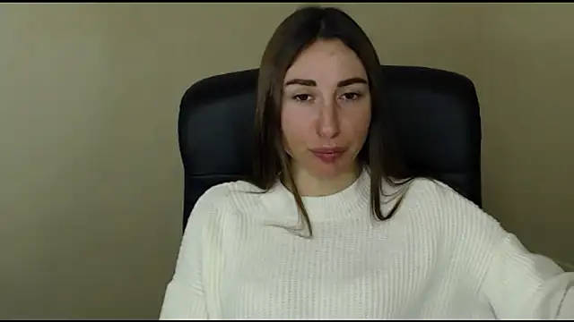 Snapshot of cammila_horn chatting on 02/21/26, 06:42 cammila horn online show from 02/21/26, 06:42