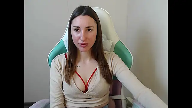 Snapshot of cammila_horn chatting on 02/25/26, 06:23 cammila horn online show from 02/25/26, 06:23