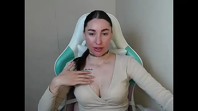 cammila horn online show from 04/23/26, 05:30