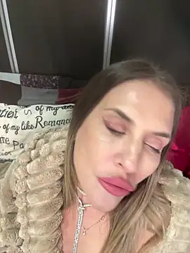 IssabelXO online show from 04/11/26, 10:58