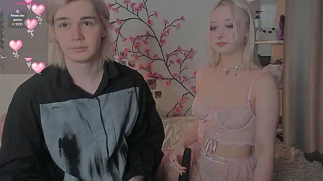 SweetheartsFriends online show from 03/13/26, 07:15