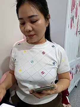 Avelyn-n online show from 02/08/26, 02:37