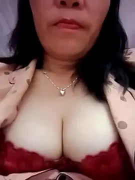 Snapshot of YINA-6969 chatting on 01/14/26, 11:49 YINA-6969 online show from 01/14/26, 11:49