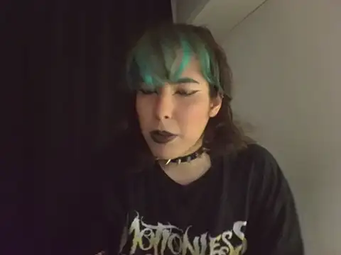 goth latina online show from 01/11/26, 08:47