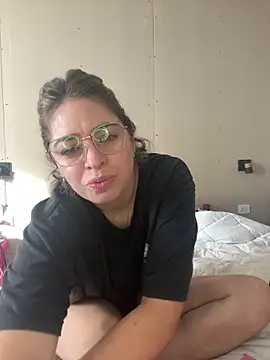 soyanahii online show from 04/23/26, 12:04