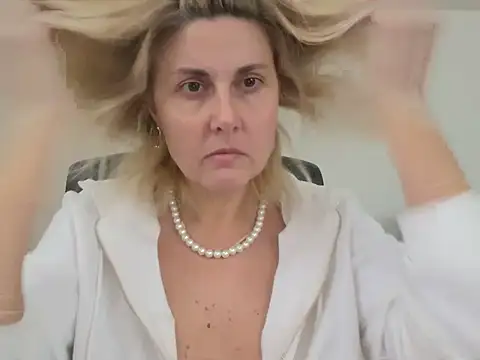 Snapshot of Amelia9798 chatting on 01/06/26, 09:46 Amelia9798 online show from 01/06/26, 09:46