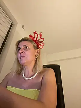 Snapshot of Amelia9798 chatting on 01/10/26, 08:32 Amelia9798 online show from 01/10/26, 08:32