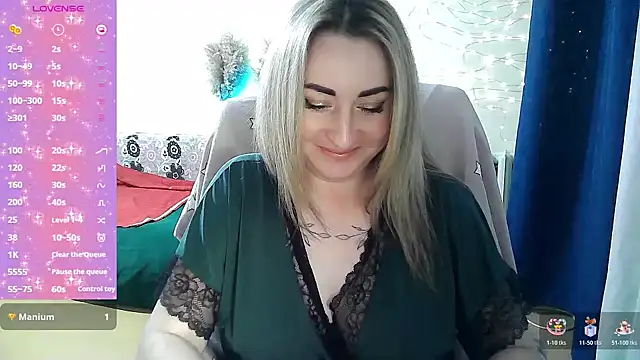 Snapshot of FoxyAnn12 chatting on 03/30/26, 04:52 FoxyAnn12 online show from 03/30/26, 04:52