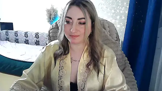 Snapshot of FoxyAnn12 chatting on 03/31/26, 04:51 FoxyAnn12 online show from 03/31/26, 04:51