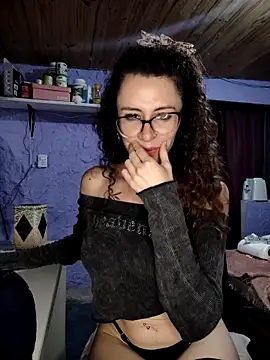 Nanucurlyxx online show from 04/07/26, 07:58