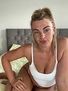 Scarlett the girlnextdoor online show from 06/12/26, 12:15