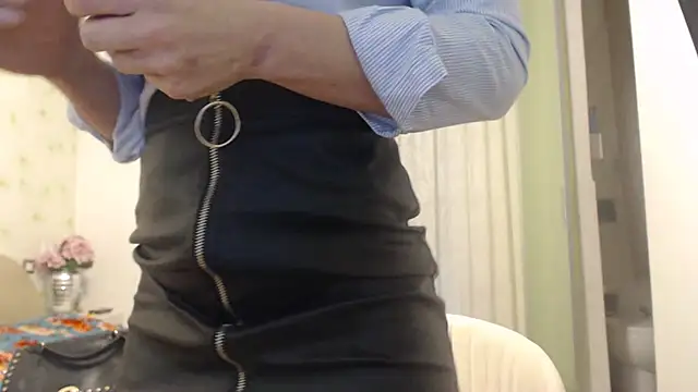 Iolandaiole online show from 01/19/26, 09:13