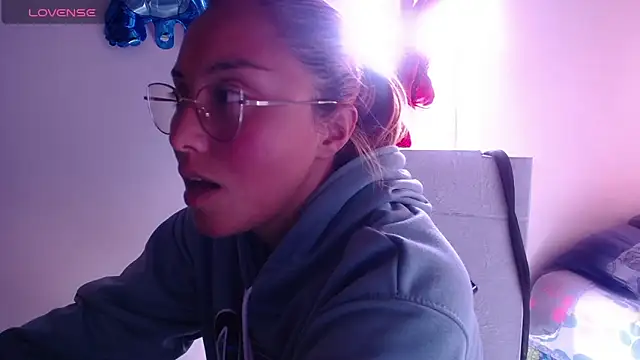 Velvet Moon33 online show from 02/25/26, 06:50