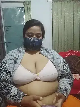 momo loves online show from 02/17/26, 04:24