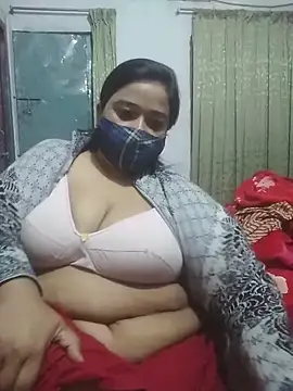 momo loves online show from 02/18/26, 05:09