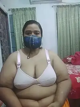 momo loves online show from 03/02/26, 01:18