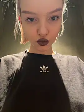 Snapshot of AshleyMur chatting on 02/03/26, 05:05 AshleyMur online show from 02/03/26, 05:05