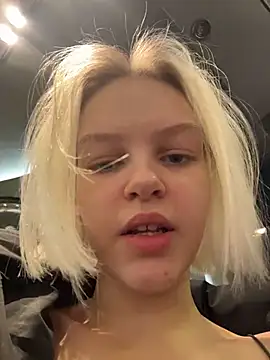 Snapshot of AshleyMur chatting on 02/10/26, 04:27 AshleyMur online show from 02/10/26, 04:27