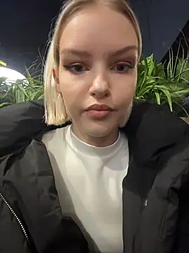 Snapshot of AshleyMur chatting on 02/11/26, 04:17 AshleyMur online show from 02/11/26, 04:17