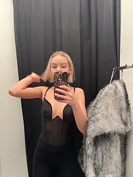 Snapshot of AshleyMur chatting on 02/14/26, 03:25 AshleyMur online show from 02/14/26, 03:25