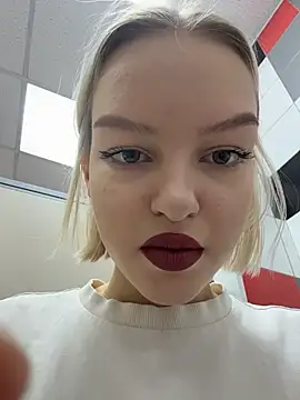 Snapshot of AshleyMur chatting on 02/18/26, 04:08 AshleyMur online show from 02/18/26, 04:08